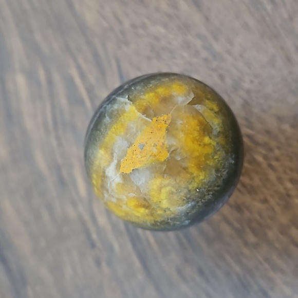 1.2 inch bumblebee jasper sphere. Gorgeous vivid colors. - Picture 5 of 8